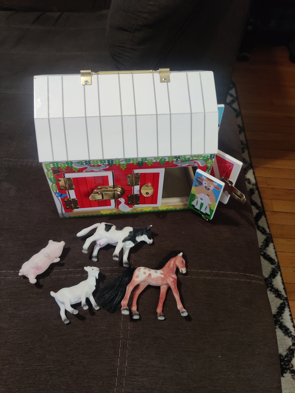 Melissa & Doug White Roof Farm Lockbox with Red Doors and Gold Latches